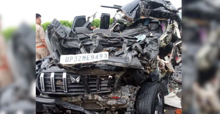 उन्नाव: आगरा-लखनऊ एक्सप्रेस-वे पर बड़ा हादसा, अनियंत्रित होकर पलटी स्कॉर्पियो; 5 लोगों की मौत