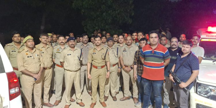 माफिया सुंदर भाटी गिरोह के चार बदमाशो को पुलिस ने किया गिरफ्तार, भारी मात्रा में अवैध हथियार बरामद