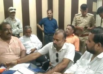 मेरठ: प्रिंसिपल ने 100 रुपये का मंगाया मीट, स्कूल में दिव्यांग बच्चे को खिलाया, बवाल पर हुआ सस्पेंड