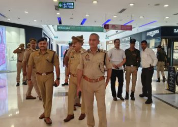 गुरुग्राम DLF मॉल में बम होने का मिला मेल, नोएडा पुलिस ने सेक्टर-18 DLF मॉल को एहतियातन कराया खाली