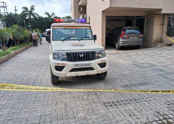 संदिग्ध परिस्थिति में 22वी मंजिल से गिरी थाना प्रभारी की बेटी हुई मौत, हादसा या आत्महत्या