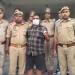पुलिस अधिकारी बनकर लोगों से धोखाधड़ी करने वाला नोएडा पुलिस के हत्थे चढ़ा