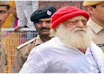 11 साल बाद जेल से बाहर आया आसाराम, दहशत में रेप पीड़िता का परिवार, सुरक्षा बढ़ाने की मांग