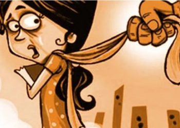 बस ड्राइवर ने काटी अपनी कलाई, महिला यात्री की खून से भरने लगा मांग, तभी…