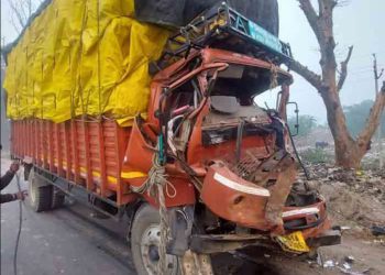 कन्‍नौज में भीषण सड़क हादसा, खड़े ट्रक में घुसा मिनी ट्रक; चार की मौत