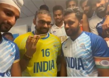 पीएम मोदी ने पेरिस लगाया कॉल, हॉकी टीम के साथ खूब लगाए ठहाके; निराले अंदाज में दी बधाई