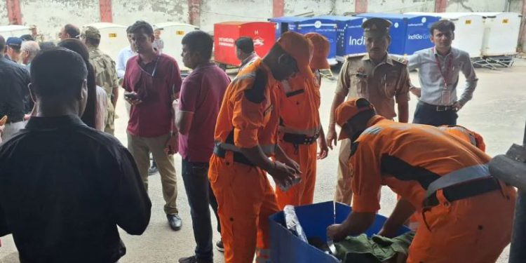 लखनऊ एयरपोर्ट पर रेडियोएक्टिव लीक होने से मचा हड़कंप, 1.5 किमी. का एरिया खाली कराया