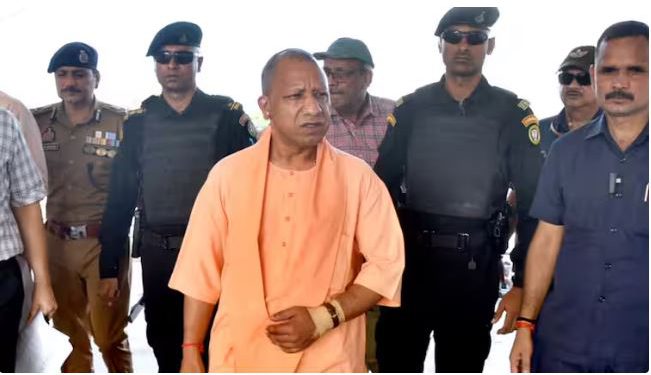 उत्तर प्रदेश में बड़े पैमाने पर आईएएस अधिकारियों का तबादला, योगी सरकार ने दिया आदेश, लिस्ट जारी