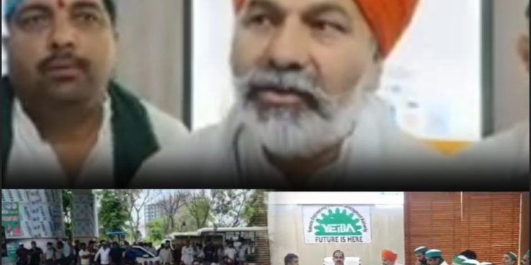 किसानों की मांगो को लेकर यमुना प्राधिकरण में किसानों व अधिकारियों हुई बैठक