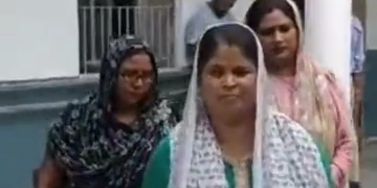 7 महीने से वेतन न मिलने से नाराज आशाओं ने जिलाधिकारी से की शिकायत, जल्द वेतन का मिला आश्वासन