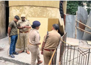 UP: लखनऊ विधायक आवास परिसर में मिला युवक का शव, शरीर पर मिले चोट के निशान