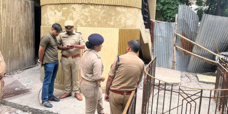 UP: लखनऊ विधायक आवास परिसर में मिला युवक का शव, शरीर पर मिले चोट के निशान