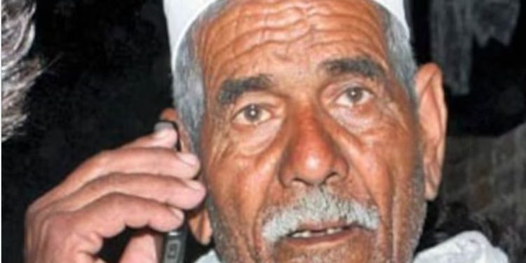 गजब है! किसान नेता चौधरी महेंद्र टिकैत के निधन के 13 साल बाद खिलाफ गैर जमानती वारंट, जानिए मामला