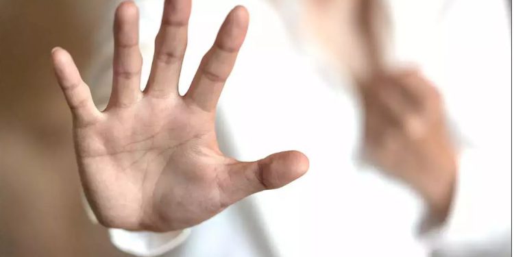 वायु सेना के जिस विंग कमांडर पर लगा रेप का आरोप, उसे क्यों मिल गई प्री-अरेस्ट बेल? J&K HC ने कही ये बात