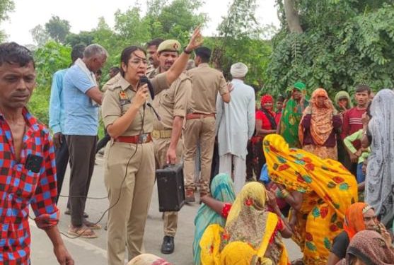 संभल में पिकअप ने सड़क किनारे बैठे ग्रामीणों को रौंदा, 4 की मौत; 5 घायल