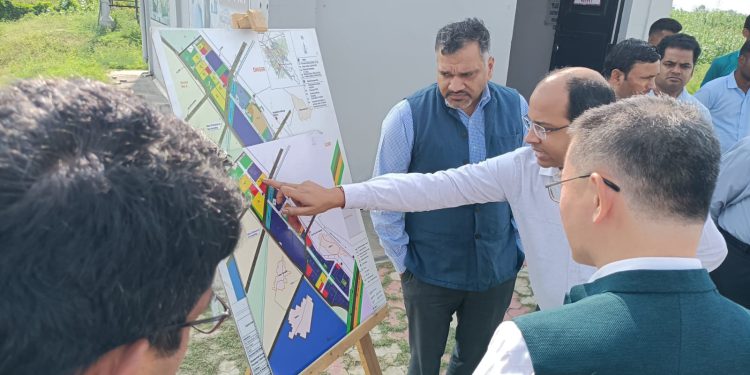 सिंगापुर के प्रतिनिधि मंडल ने इंटीग्रेटेड इंडस्ट्रियल टाउनशिप का किया दौरा, टाउनशिप में बढ़ेगा विदेशी निवेश