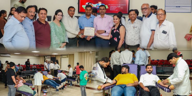 आईएमएस के रक्तदान शिविर में लगभग 150 छात्रों ने किया रक्त दान