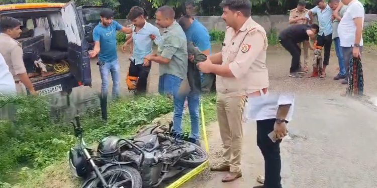 लूट, चोरी और डकैती डालने वाले टोपी गिरोह के दो बदमाशों से पुलिस की हुई मुठभेड़