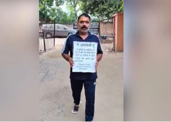 ‘मेरा एनकाउंटर मत करिएगा, माफ कर दीजिए’ पुजारी के बेटे की हत्या में शामिल आरोपी पहुंचा थाने