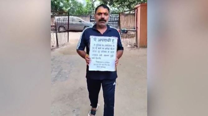 ‘मेरा एनकाउंटर मत करिएगा, माफ कर दीजिए’ पुजारी के बेटे की हत्या में शामिल आरोपी पहुंचा थाने