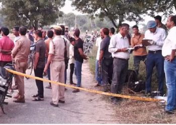 हाथरस में युवक की गोली मारकर हत्या: गांव के बाहर सड़क पर मिला शव, मथुरा से आया था