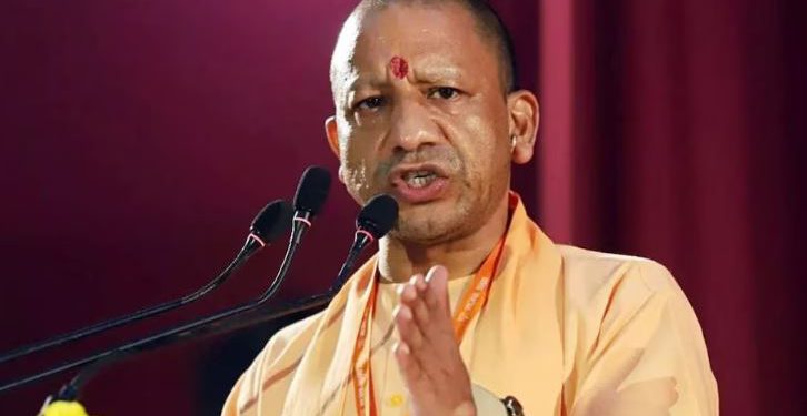 खाने में थूकने वालों के खिलाफ योगी सरकार सख्त, जल्द लाएगी कानून