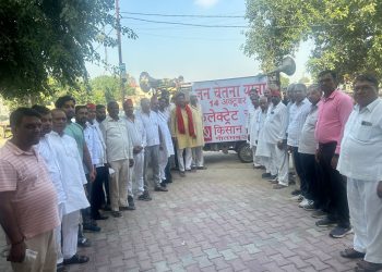 14 अक्टूबर को किसान कलेक्ट्रेट पर करेंगे आंदोलन, गांव में जन चेतना यात्रा निकालकर लोगों को किया जा रहा है जागरूक