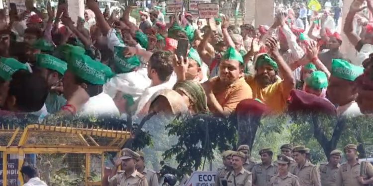 हाई पावर कमेटी की सिफारिश को सार्वजनिक करने को लेकर किसानों ने कलेक्ट्रेट पर किया हल्ला बोल प्रदर्शन, पुलिस से हुई नोकझोंक