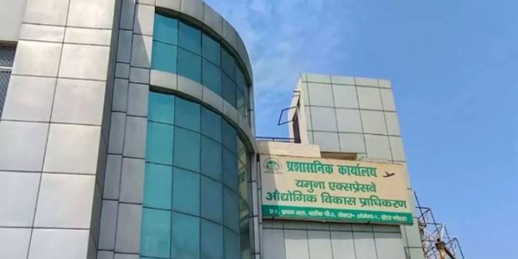 YEIDA: नोएडा यमुना प्राधिकरण ने नियम में किया बड़ा बदलाव, जरूर जान लें नहीं तो…