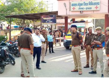 हाथरस में दर्दनाक हादसा, कार पलटने से एक ही परिवार के 4 लोगों की मौत; मृतकों में 2 बच्चे भी शामिल