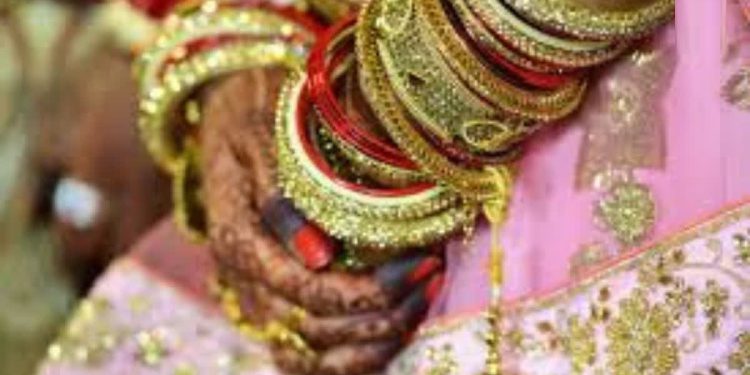 लखनऊ के डॉक्टर का गजब कारनामा; पहली शादी छुपाकर किया निकाह, दहेज में मांगे 10 लाख, नहीं मिले तो हत्या की कोशिश