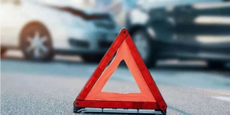 बिजनौर: तेज रफ्तार Scorpio कार पेड़ से टकराई, एक ही परिवार के चार लोगों की मौत