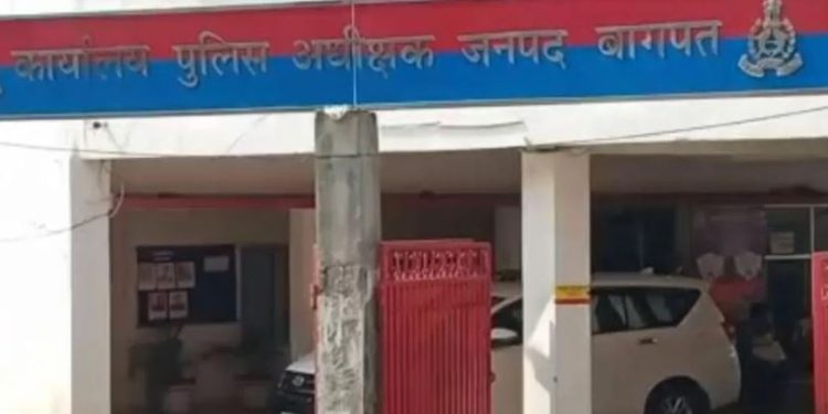 UP: कांग्रेस नेता की शर्मनाक हरकत, लड़की को दिखाया प्राइवेट पार्ट