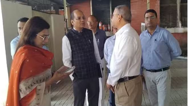 झांसी मेडिकल कॉलेज अग्निकांड; एक और बच्चे ने दम तोड़ा, अब तक 12 की मौत