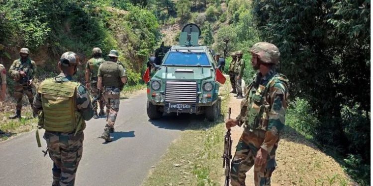 जम्मू-कश्मीर: बारामूला के सोपोर में मुठभेड़, सुरक्षा बलों ने आतंकवादी को मार गिराया