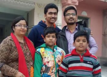 वाराणसी में पति ने पत्नी, 2 बेटों और एक बेटी को गोली से उड़ाया, आरोपी की भी लाश मिली