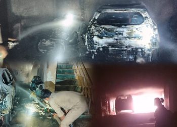 शाहबेरी में पार्किंग में लगी आग दो कार सहित पांच वाहन जले, आग में फ़सी एक महिला और दो बच्चों को सकुशल निकाल बाहर