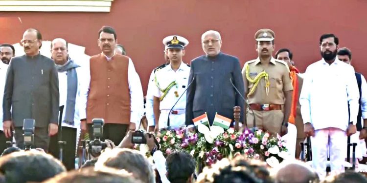 फडणवीस सरकार का मत्रिमंडल विस्तार, 39 विधायकों ने ली मंत्री पद की शपथ