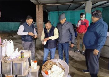 बुलंदशहर की फैक्ट्री में केमिकल से तैयार किया जा रहा था मिलावटी दूध और पनीर, छापा पड़ा तो हुआ खुलासा