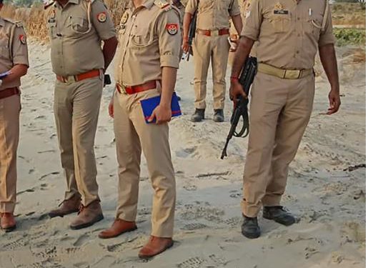 घरेलू विवाद में पत्नी ने उठाया ईंट और हंसिया, मार-मार कर की पति की हत्या