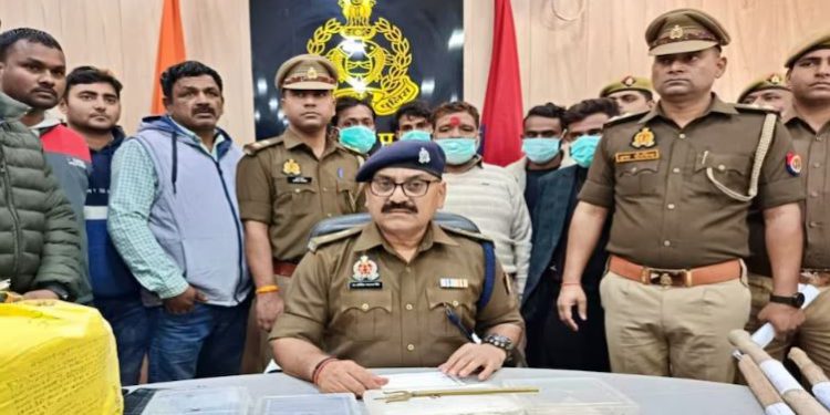 माथे पर तिलक, हाथ में त्रिशूल और गले में भगवा… वेष बदलकर करते थे गोतस्करी