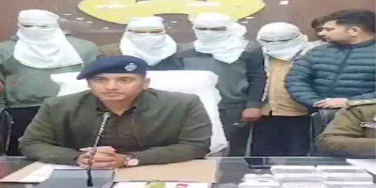 लवी गैंग के चार आरोपी अरेस्ट, मुस्ताक खान-सुनील पाल और राजेश पुरी की किडनैपिंग मामले में किए ये खुलासे