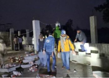 बरेली में तालाब पर अतिक्रमण कर बनाई मस्जिद, SDM की चेतावनी के बाद खुद तोड़ा निर्माण