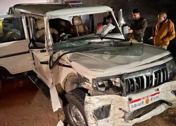 बाल-बाल बचे मंत्री नंद गोपाल गुप्ता… ट्रैक्टर ट्रॉली से टकराई काफिले की गाड़ी, दो जवान घायल