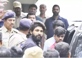 संध्या थिएटर मामले में अल्लू अर्जुन से पूछताछ खत्म, क्या बिना परमिशन प्रीमियर पर गए थे एक्टर?