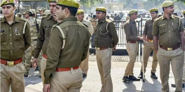 हे भगवान! Youtube पर वीडियो देख शख्स ने सीखे तंत्र-मंत्र, लोगों से करवाई हत्या; गिरफ्तार