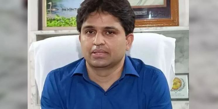 UP में 18 IAS अधिकारियों का प्रमोशन, महाकुंभ के DM विजय किरण आनंद बने सचिव