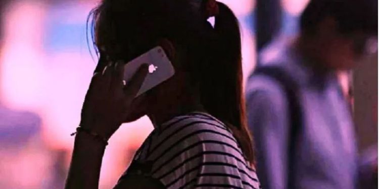 5 लाख मंगवा लो, नहीं तो शोर मचा देंगे… लड़कियों ने हनीट्रैप में फंसाया, किया ब्लैकमेल