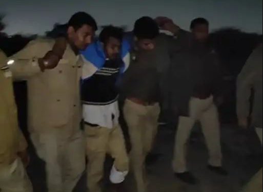 नोएडा पुलिस ने बदमाश को मारी गोली: बच्ची से किया था रेप का प्रयास, सेक्टर-42 के जंगल में छिपा था