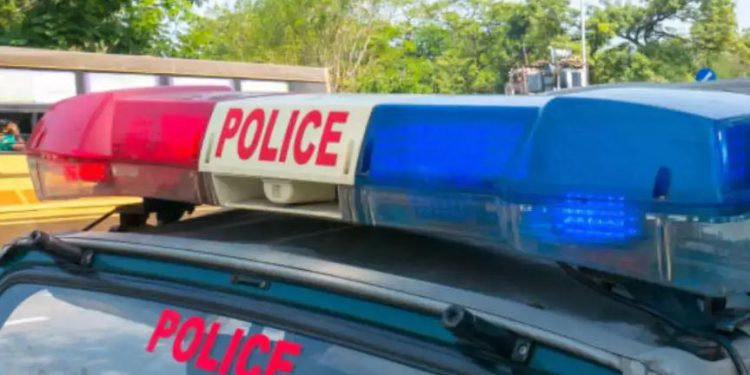 नोएडा में दो अलग-अलग जगह मुठभेड़, दो बदमाश घायल, एक फरार